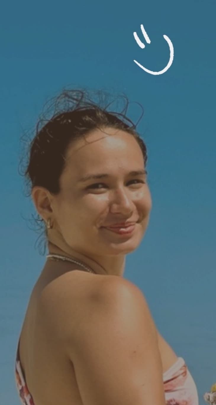 Erva, Zanzibar sahilinde gülümsüyor